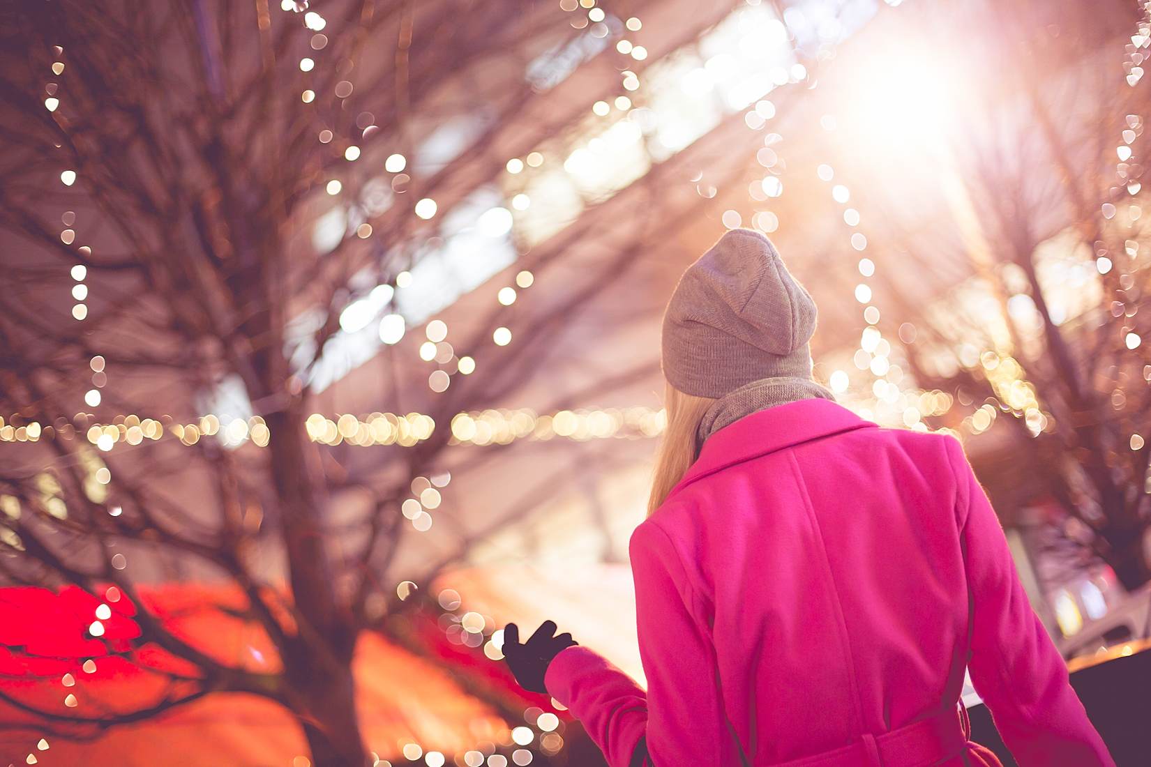 The holidays can be a magical time, but they also bring holiday stress. These 5 tips help you fight off the stress and anxiety of the holiday season.