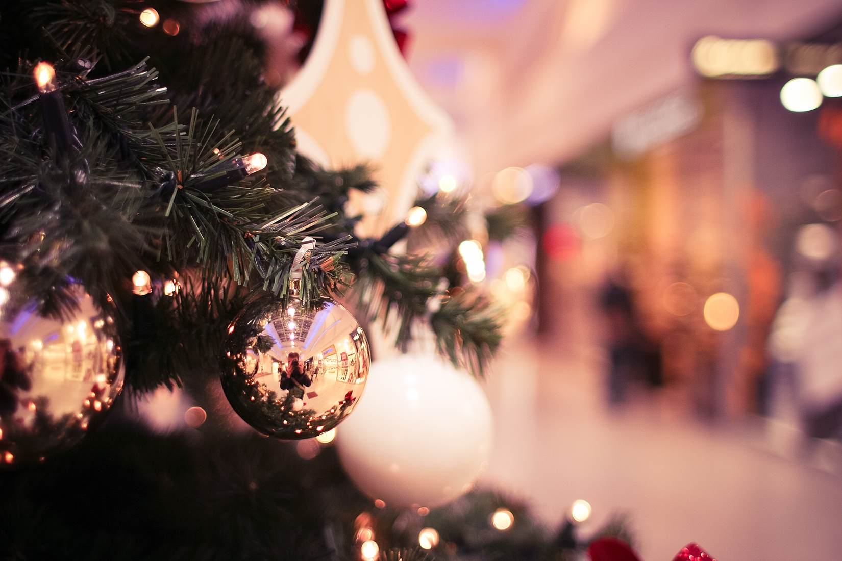 Let's face it. By the time New Year's here, many of us aren't just stressed, we're running out of funds. My 14 tips for saving money during the holidays.