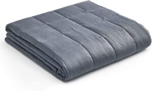 Weighted blankets for gifts that help ease anxiety and lower stress